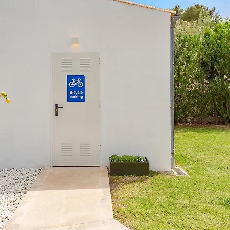 Falco Villa Pollença